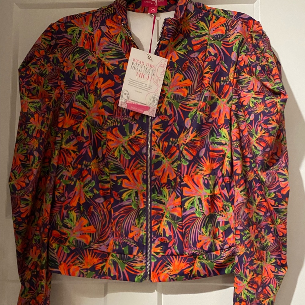 Sassy Jones jogger set, new with tags.  Size small. 3/4 sleeves.